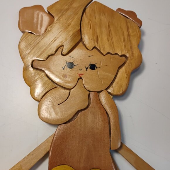 Vintage Wooden Accordion Peg Rack | Girl Wall Hanger | Child’s Room - Picture 4 of 4